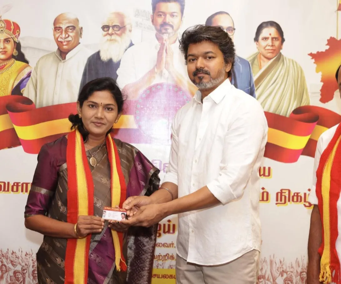 தவெகவில் இணைந்த சத்தியபாமா : 